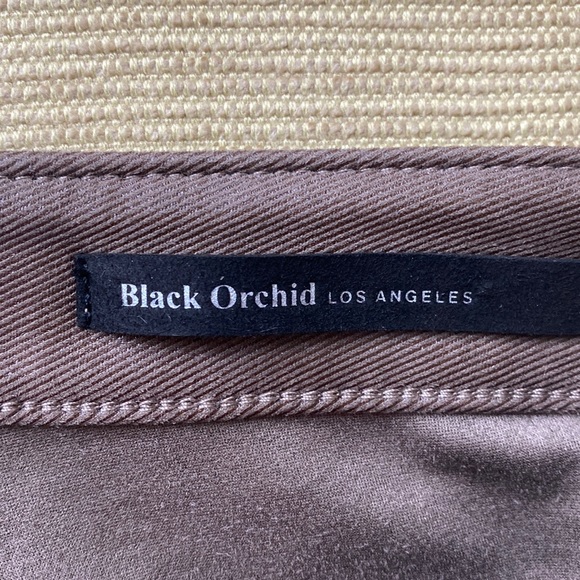 Inseam 29 med brown color with a sheen to them - Picture 1 of 4